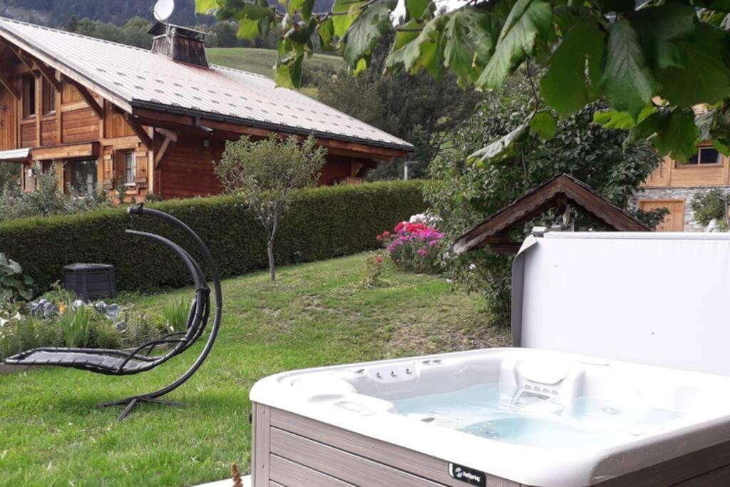 A4 Km De Megeve Tres Joli Studio Avec Jacuzzi ,Vue Sur Les Montagnes Au Calme Praz-sur-Arly Exterior photo