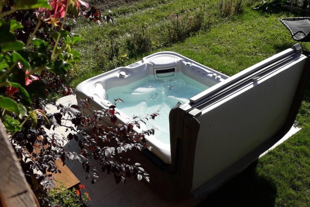 A4 Km De Megeve Tres Joli Studio Avec Jacuzzi ,Vue Sur Les Montagnes Au Calme Praz-sur-Arly Exterior photo